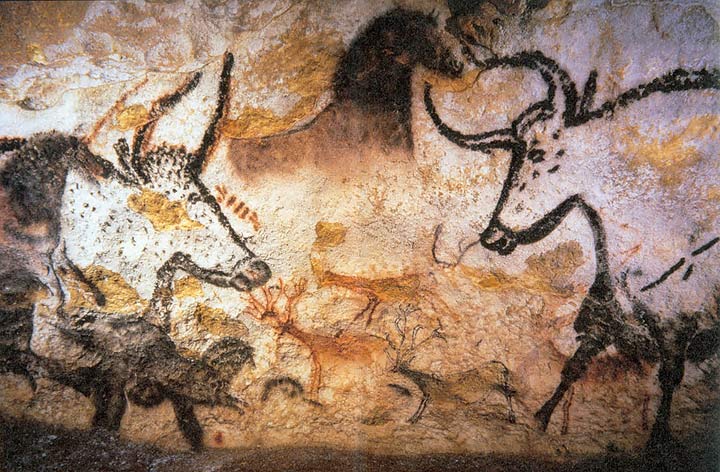 Photography of Lascaux animal painting 